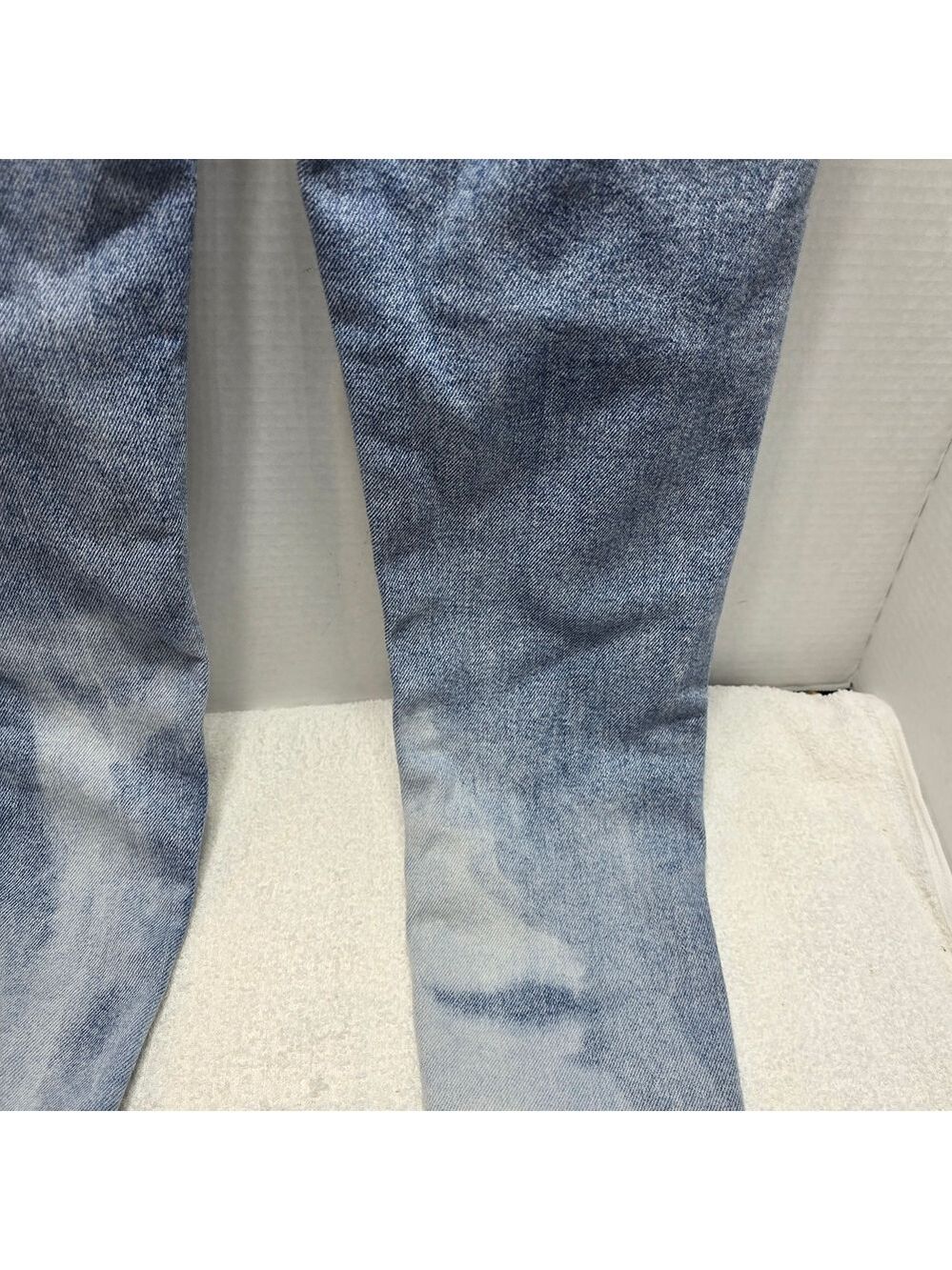 American Eagle Outfitters Light Blue Relaxed Jeans - Picture 13 of 16